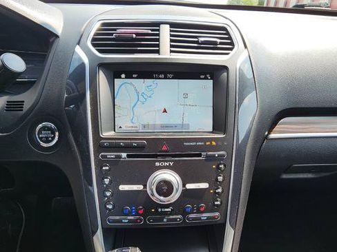 Used 2018 Ford Explorer Limited w/ Equipment Group 301A AWD/4WD image 16