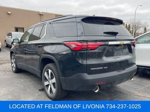 Used 2023 Chevrolet Traverse LT w/ LT Premium Package image 2