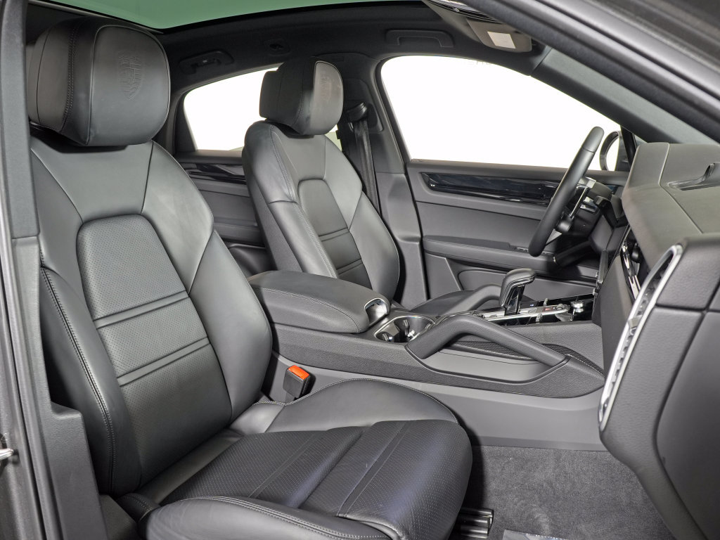 Certified 2023 Porsche Cayenne Coupe AWD/4WD image 41