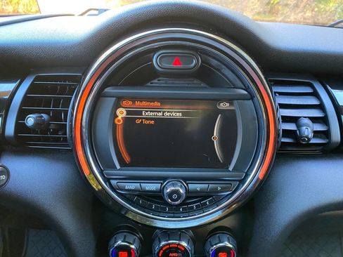 Used 2015 MINI Cooper S image 29