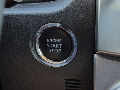 Used 2021 Toyota 4Runner SR5 AWD/4WD image 32