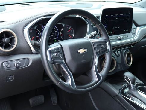 Used 2023 Chevrolet Blazer Premier FWD image 2