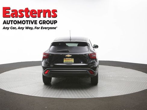 Used 2024 Chevrolet Trax LS FWD image 35