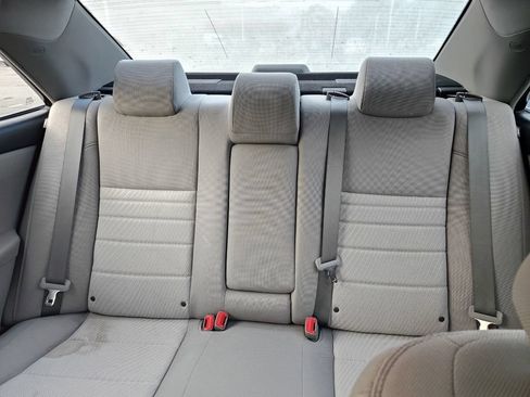 Used 2016 Toyota Camry LE FWD image 11