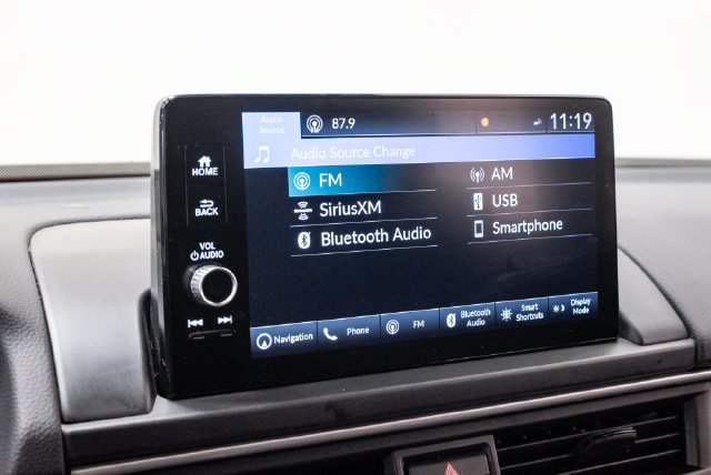 Used 2025 Honda Pilot Touring image 17
