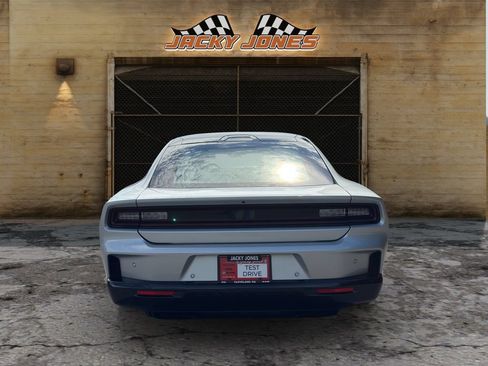 Used 2024 Dodge Charger Daytona R/T w/ Plus Group AWD/4WD image 8
