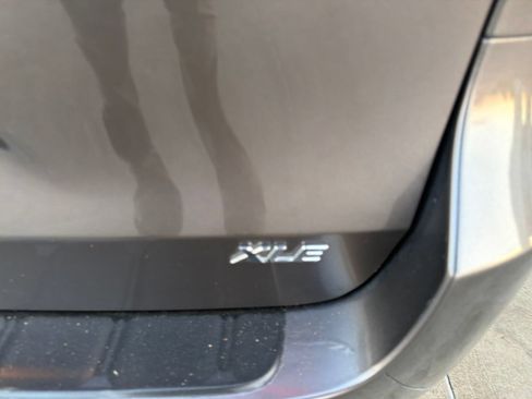 Used 2019 Toyota Sienna XLE FWD image 15