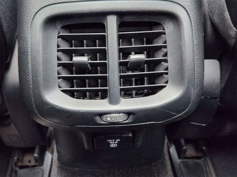 Used 2016 Jeep Cherokee Limited image 30