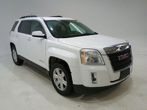 Used 2014 GMC Terrain SLE image 1