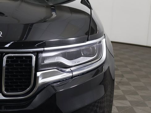 Used 2022 Jeep Wagoneer Series III w/ Premium Group I image 20