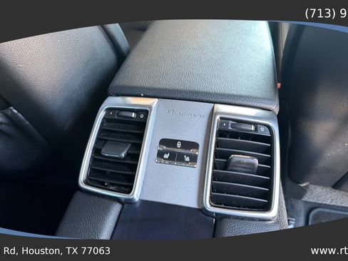 Used 2014 Porsche Panamera RWD image 34