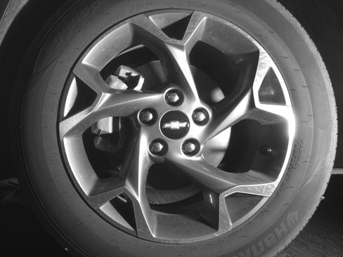 Used 2025 Chevrolet Trax LT image 12