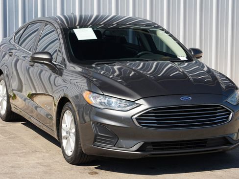 Used 2019 Ford Fusion SE image 46