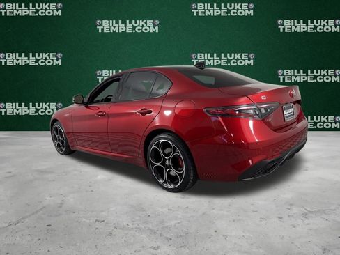 Used 2024 Alfa Romeo Giulia Veloce image 7