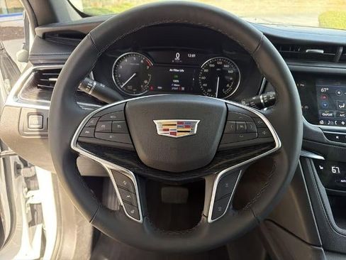 Certified 2022 Cadillac XT5 Premium Luxury AWD/4WD image 27