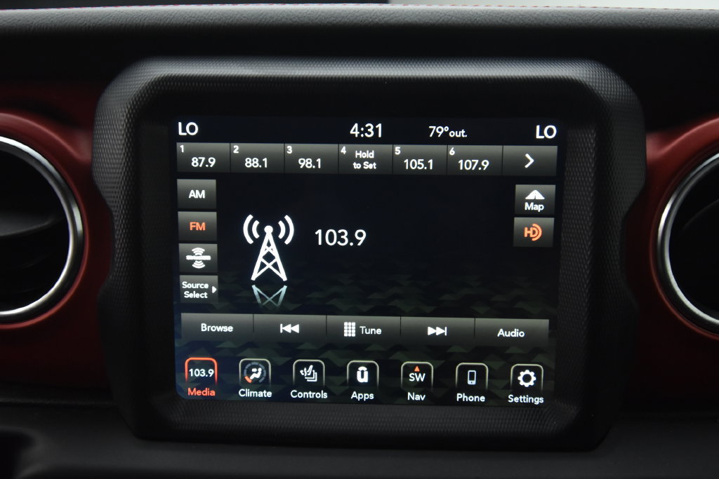 Used 2023 Jeep Gladiator Rubicon w/ LED Lighting Group AWD/4WD image 14