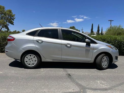 Used 2017 Ford Fiesta S image 5