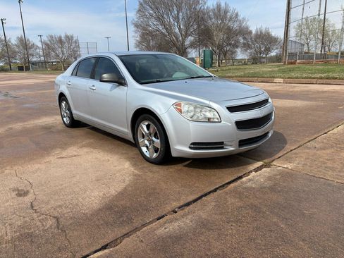 Used 2009 Chevrolet Malibu LS image 25