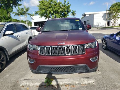 Used 2020 Jeep Grand Cherokee Laredo RWD image 2