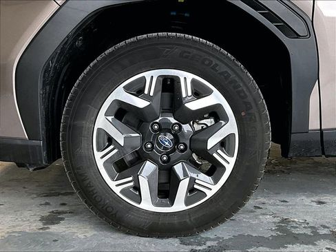 Used 2025 Subaru Forester Premium image 7