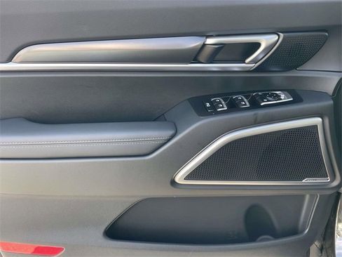 New 2025 Kia Telluride S image 25