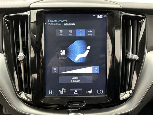 Used 2018 Volvo XC60 T6 Momentum w/ Convenience Package image 19