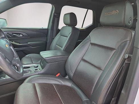 Used 2022 Chevrolet Traverse High Country FWD image 14