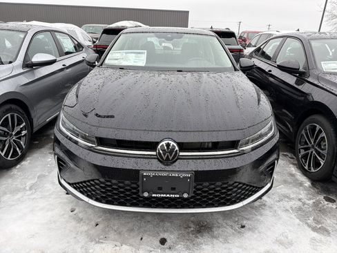 New 2026 Volkswagen Jetta SE image 3