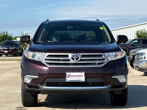 Used 2011 Toyota Highlander Limited w/ Tow Pkg FWD image 2