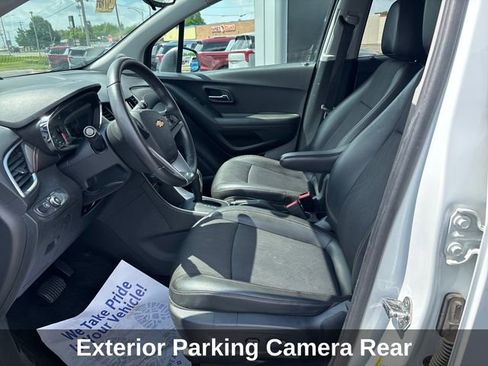 Used 2018 Chevrolet Trax LT w/ LT Convenience Package AWD/4WD image 11