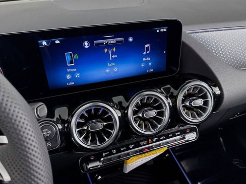 New 2026 Mercedes-Benz GLA 250 image 19