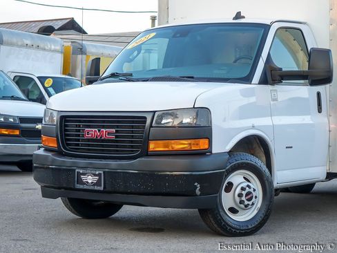 Used 2021 GMC Savana 3500 Extended w/ Power Convenience Package RWD image 3