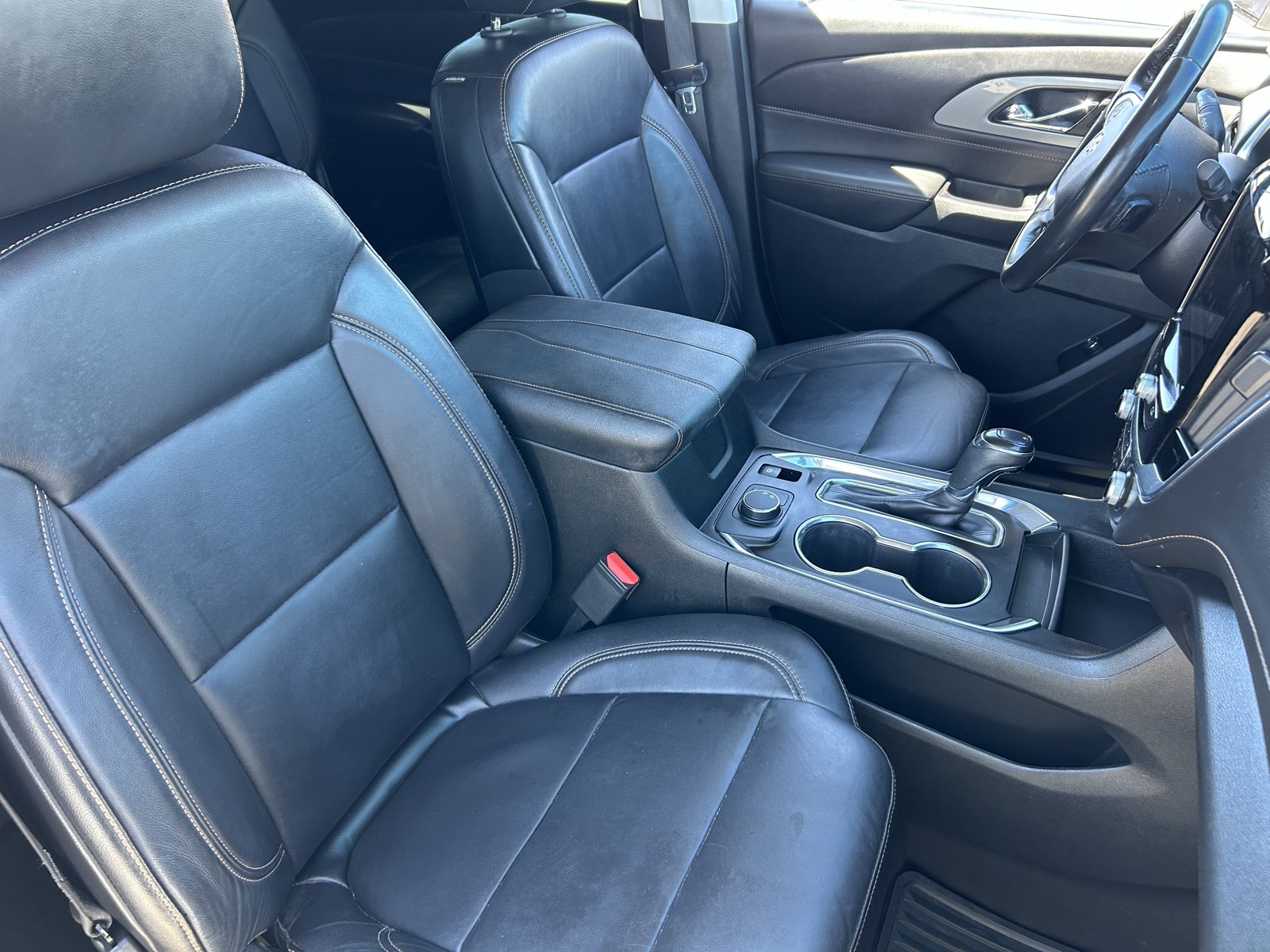 Used 2018 Chevrolet Traverse RS FWD image 11