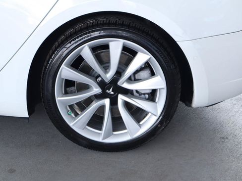 Used 2018 Tesla Model 3 Mid Range RWD image 12
