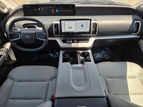 Certified 2025 Ford Expedition Active AWD/4WD image 13