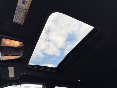 Used 2019 Jeep Grand Cherokee Limited image 24