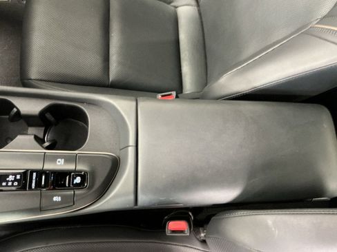 Used 2023 Toyota Crown Platinum AWD/4WD image 11