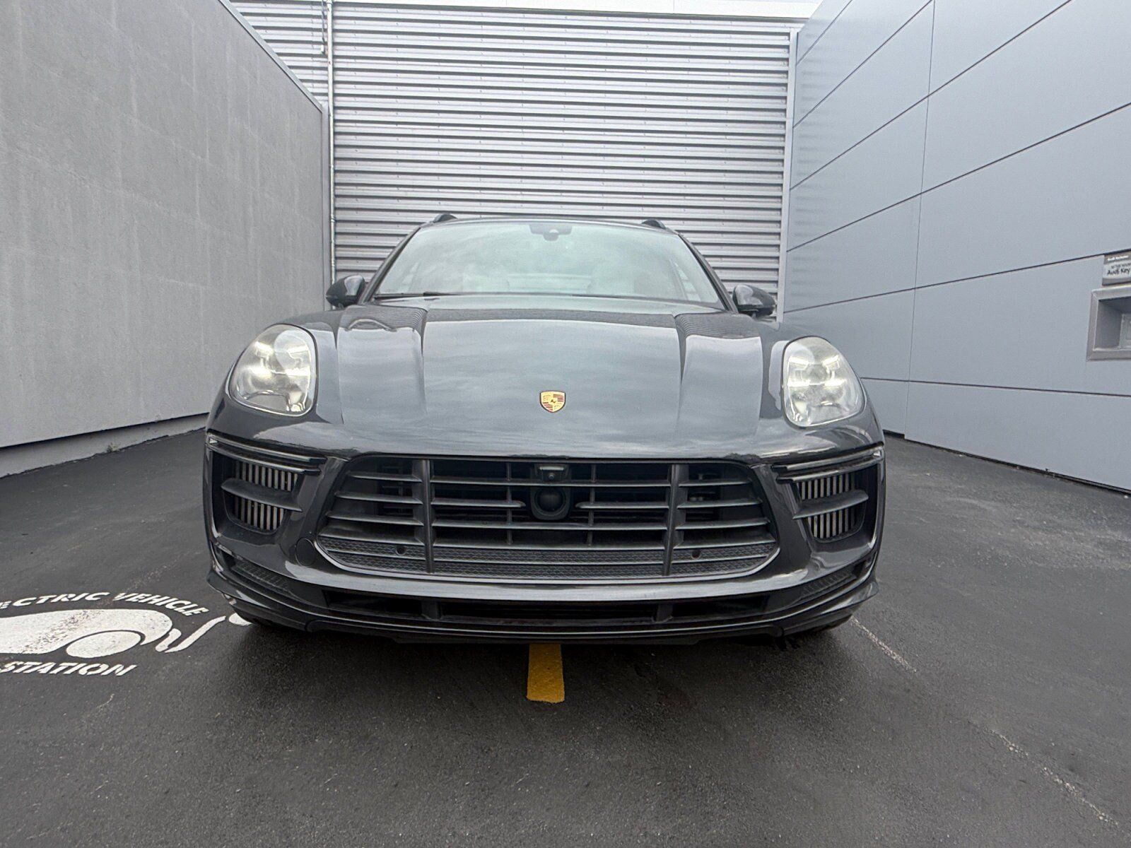Used 2020 Porsche Macan Turbo AWD/4WD image 6
