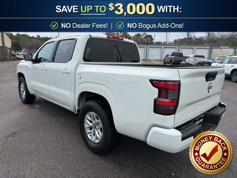 Used 2024 Nissan Frontier SV image 8