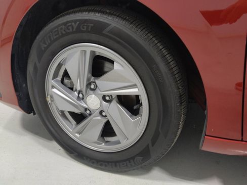 Used 2024 Hyundai Elantra SE FWD image 31