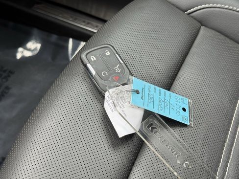 Used 2023 GMC Acadia Denali image 39