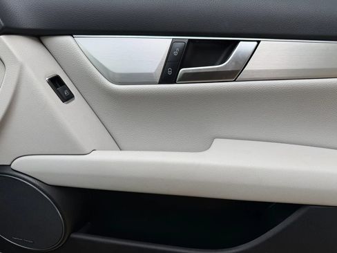 Used 2014 Mercedes-Benz C 250 Sedan w/ Premium 1 Package image 15