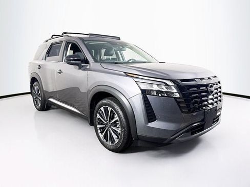 New 2026 Nissan Pathfinder Platinum w/ Cargo Package AWD/4WD image 3