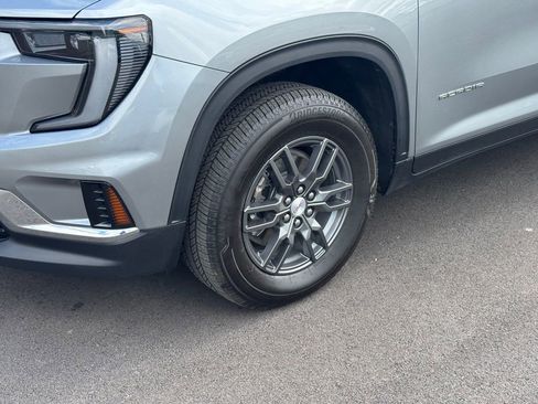 Used 2025 GMC Acadia Elevation FWD image 3