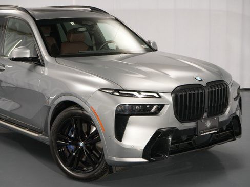 Used 2026 BMW X7 xDrive40i AWD/4WD image 9
