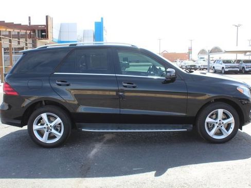 Used 2018 Mercedes-Benz GLE 350 4MATIC image 2