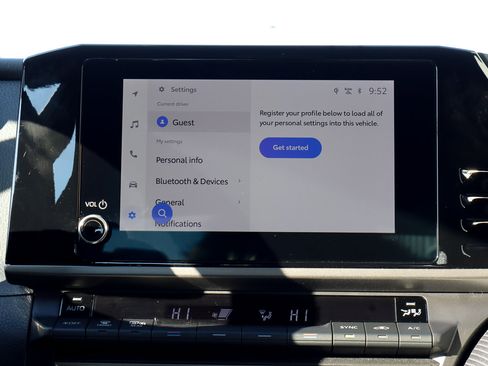 Used 2025 Toyota Camry SE image 21