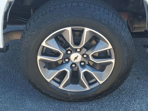 Used 2021 Chevrolet Silverado 1500 Custom w/ Safety Confidence Package image 5