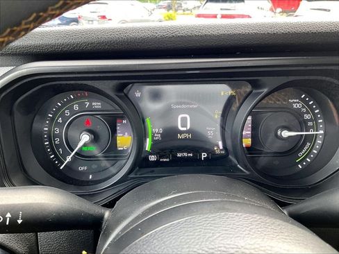 Used 2024 Jeep Wrangler Unlimited AWD/4WD image 24