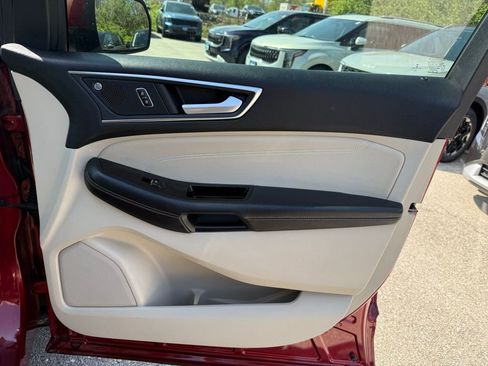Used 2019 Ford Edge Titanium w/ Equipment Group 301A FWD image 24